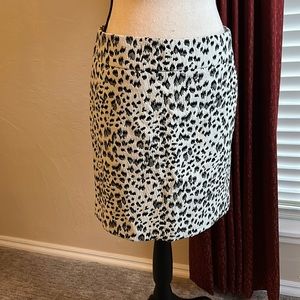 Loft animal print skirt with zipper fully lined. Cream grey and black size Small